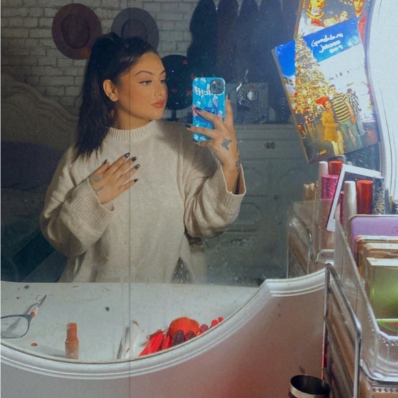 Meet your Posher, Ashley - Picture 3 of 5